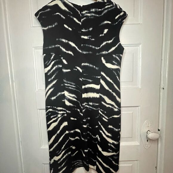 Michael Kors Faux Leather Lace Shoulder Animal Print Full Lined Sleeveless - Picture 5 of 9